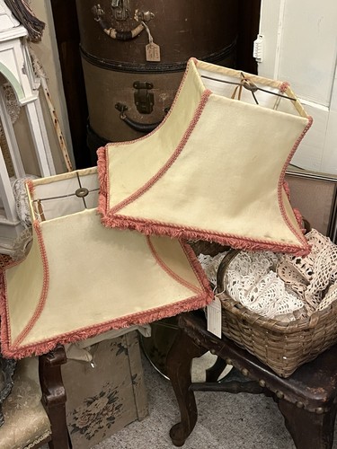 Pair lampshades tattered - pair, queen