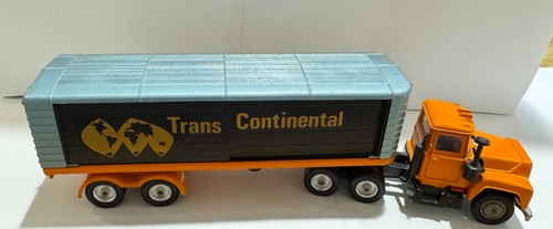 Corgi 1100 mack truck - 1100,