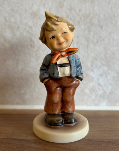 Hummel goebel figurine - m,