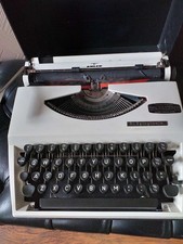 VINTAGE ADLER TIPPOL TYPEWRITER MANUAL CREAM & BLACK