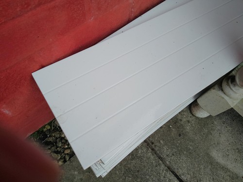 Gloss white lines tiles - lines,