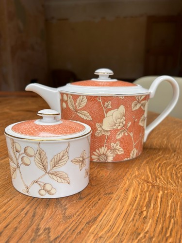 Wedgwood frances teapot - frances,
