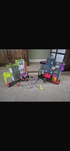 Imaginext play set crime alley