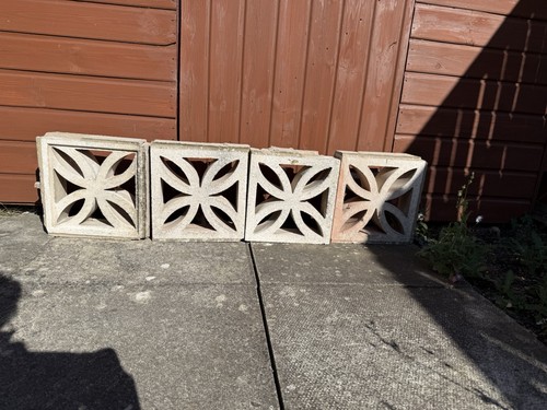 Snowflake cloverleaf - /,