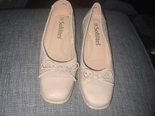 SOFTLITES LADIES BEIGE SLIP ON SHOES SIZE 6 NEW