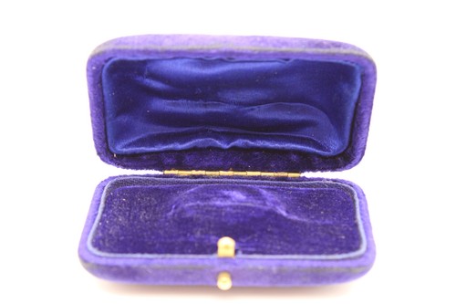Antique brooch box