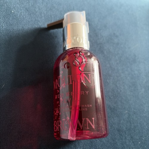Molton brown red berry revel - red,