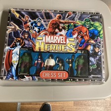 2003 Marvel Heroes Chess Set