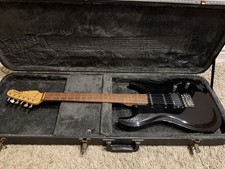 Godin Artisan ST - Canadian Made - 24frets - Comes With Hard case