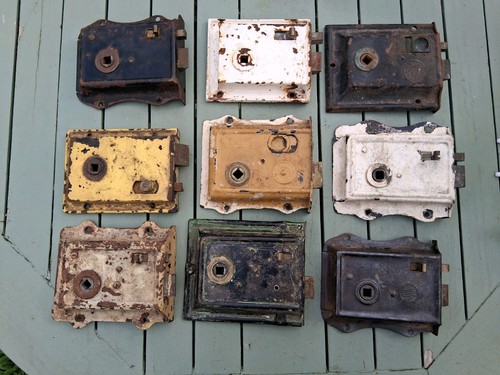 9no old vintage metal - 9no,