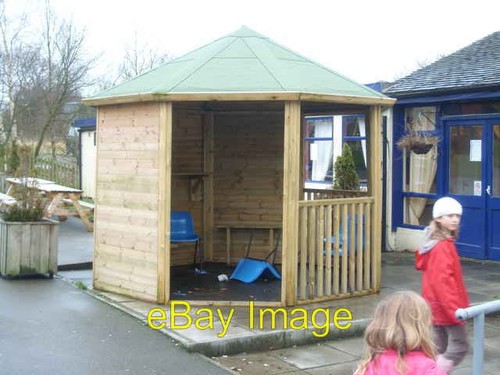 Photo 6x4 smoking shelter - photo,
