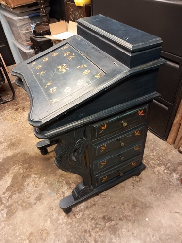 Beautiful painted davenport - painted,