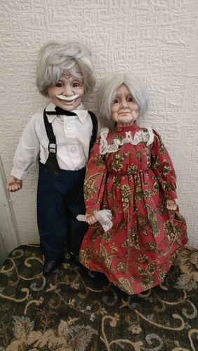 Haunted dolls eldery couple - dolls,