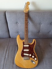 Fender American Deluxe stratocaster 2005 Amber Finish Rosewood Fretboard Guitar