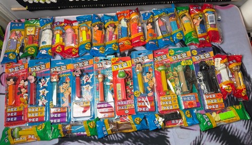Lot pez dispensers 33 - lot, dispensers.