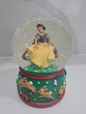 Disney Snow White Snowglobe