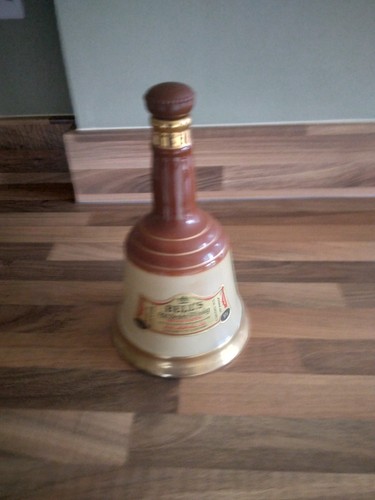 Empty wade 75cl bell scotch - wade,
