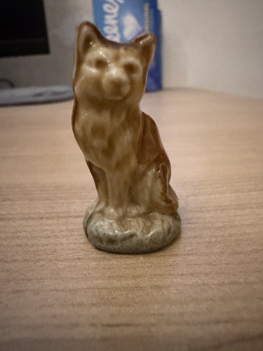 Wade whimsies sitting cat - cat,