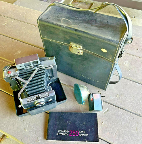 Vintage polaroid 250 automatic - vintage,