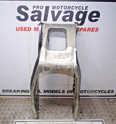Yamaha yzf r1m - yamaha, 2016:swingarm