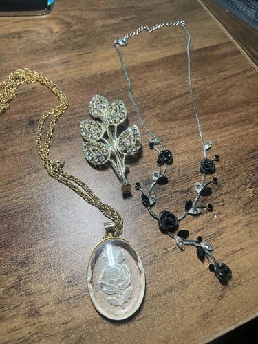 Vintage costume jewellery job