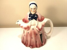 Porcelain Teapot "Old Lady"