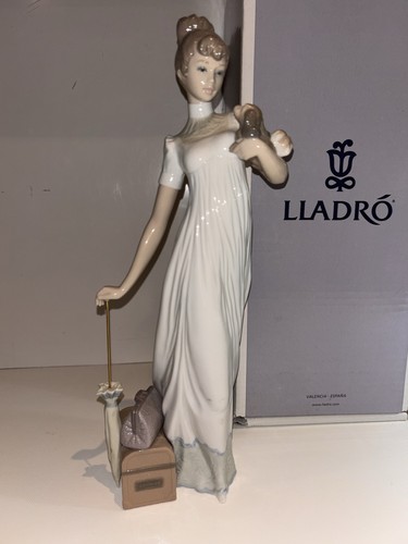 Lladro figurine lady dog - lladro,