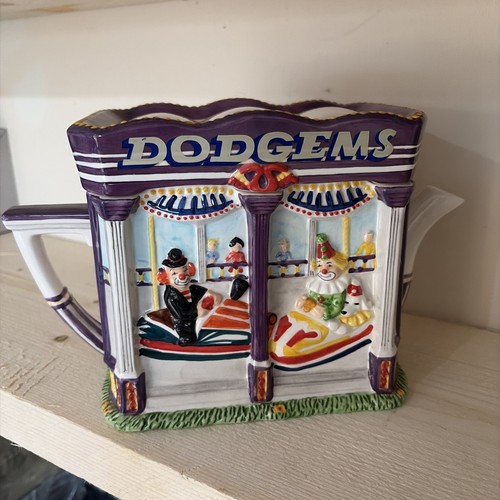 Clowns dodgems teapot - on,
