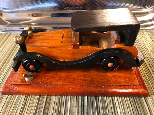 Model wooden rolls royce man - wooden,