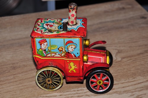 Vintage japan tin clockwork - japan,