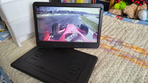 Portable dvd player - portable, 15.6"