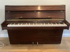 Mayell Upright Piano