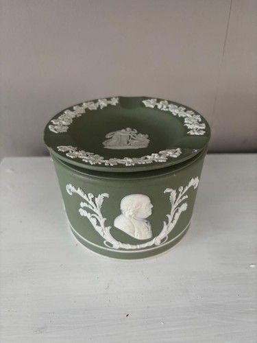 Green wedgwood jasperware - wedgwood,