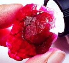 Natural Red Beryl Rough 86.00 Ct Certified Loose Gemstone For Sale