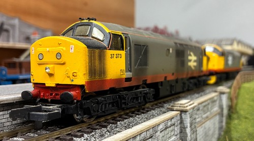 Lima class 37370 and - class,