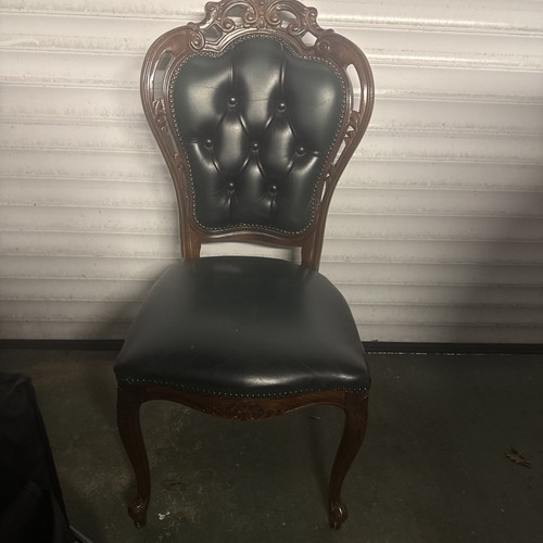Green leather chesterfield - green,