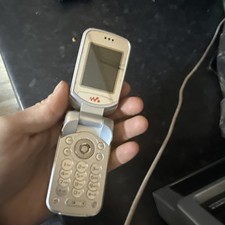 Sony ericsson w300i - ericsson,