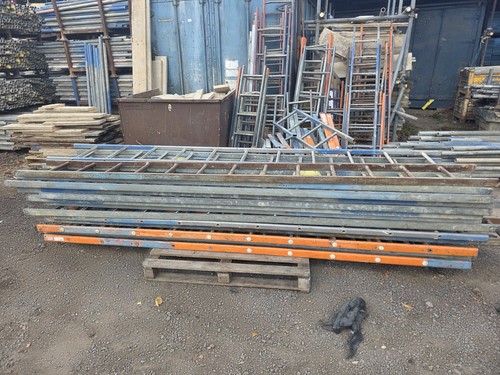 Metre steel access ladders - metre,