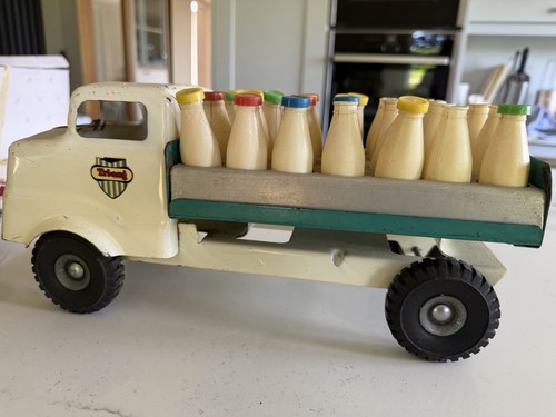 Triang milk lorry float lines - milk,