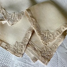 4 Vintage Ecru Linen Serviettes with Lace Trim 35cm