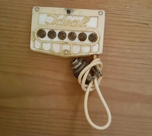Greek ideal bouzouki passive - greek,