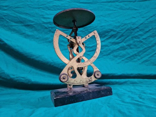 Vintage letter scale - (c1),