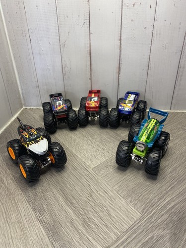 Hot wheels monster jam - hot, bundle