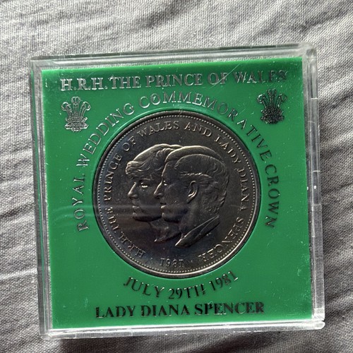1981 royal wedding crown - royal, coin