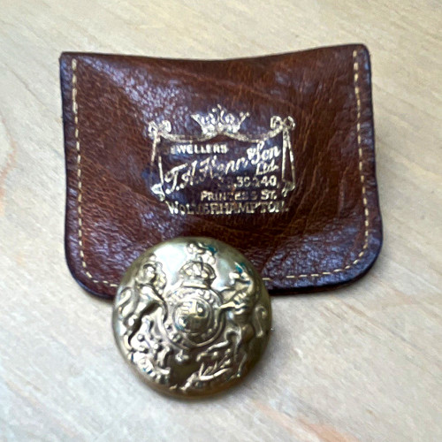 Vintage military button - ww,