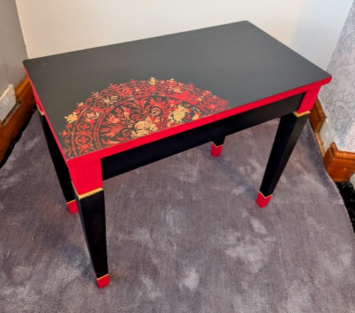 Statement black red side - statement, &