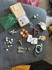 13 Pairs Of Ear Rings And 2