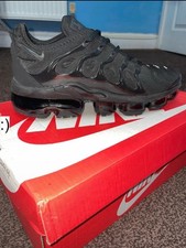 Nike Air Vapourmax Plus "Triple Black" - Size 7UK
