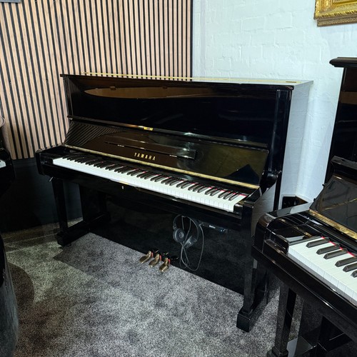 Yamaha upright piano black - yamaha,