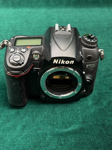 Nikon d7000 camera body only - nikon,